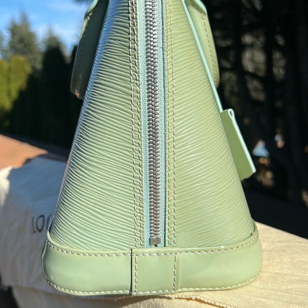 RARE Louis Vuitton Amande Green Electric Epi Leather Alma - Picture 8 of 11